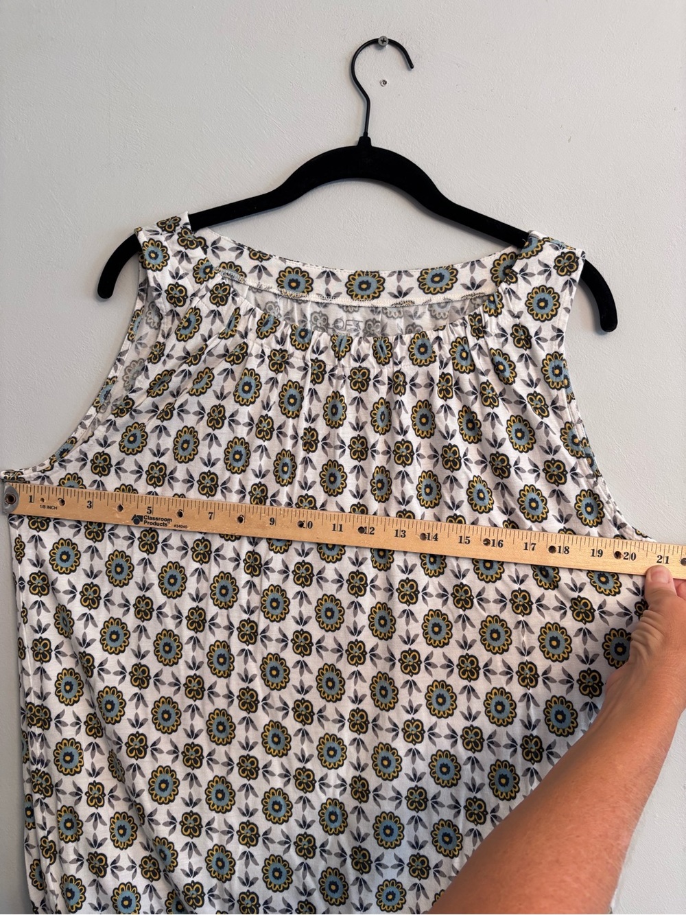 LOFT Sleeveless Top - Picture 5 of 8